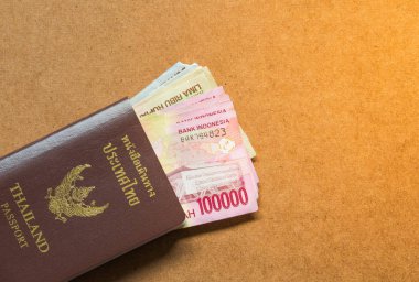 Asya para ile Tayland pasaportu