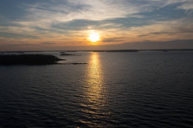 İsveç'te güzel gün batımı.