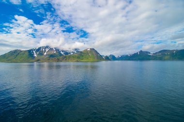 Norveç 'in kuzeyindeki Finnmark' ta güzel bir kıyı manzarası.
