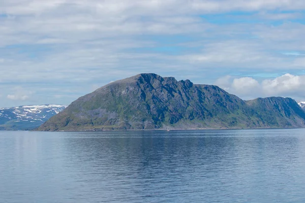 Όμορφο Παράκτιο Τοπίο Στο Finnmark Στο Βόρειο Τμήμα Της Νορβηγίας — Φωτογραφία Αρχείου