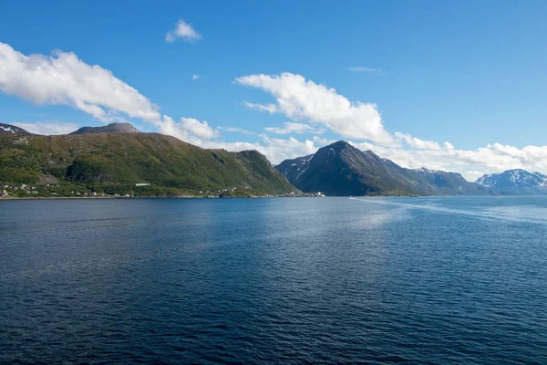 Vesnice Oksfjord Krásném Prostředí Severním Norsku Oksfjord Administrativní Centrum Obce — Stock fotografie