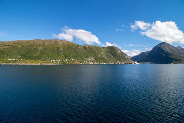 Aldeia Oksfjord Belos Ambientes Norte Noruega Oksfjord Centro Administrativo Município — Fotografia de Stock