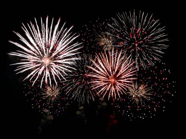 Siyah arka planda havai fişekler