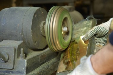 Metal levha parlatma