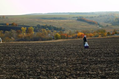 Kadın figürü ötesinde