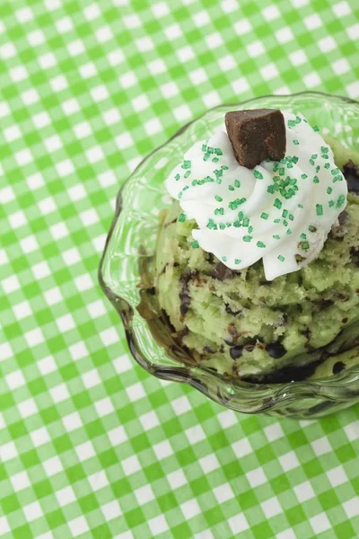 bir fincan aromalı gorn dondurma