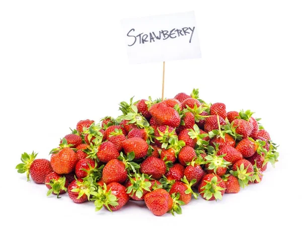 Taze olgun çilekler.