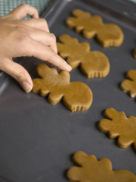 tanımlama bilgilerini tepsiye koyarak el