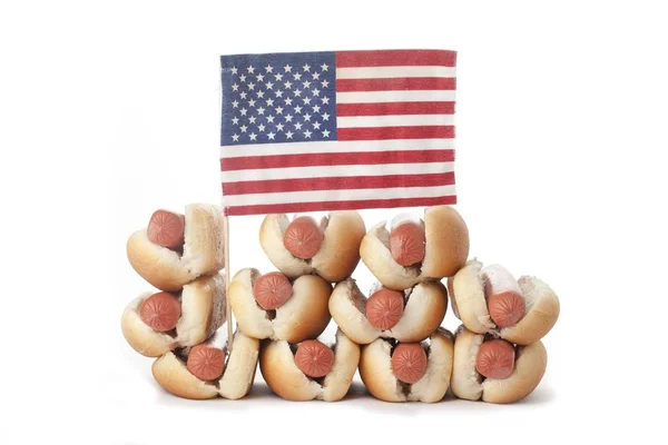 Hotdog broodje met Amerikaanse vlag — Stockfoto