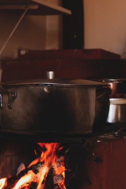 Tipik Brezilya çiftlik kırsalında odun fırını