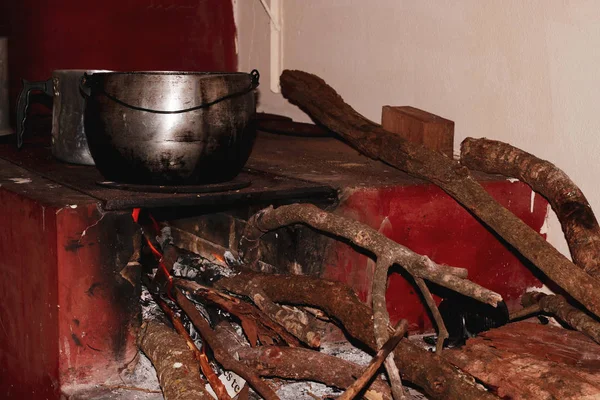 Holzofen in typisch brasilianischer Bauernlandschaft — Stockfoto