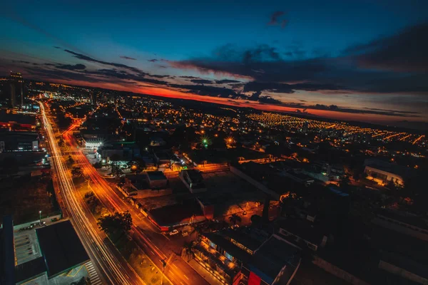 Рибейрао Прето город в Сан-Паулу на закате дня. Регион Прес — стоковое фото