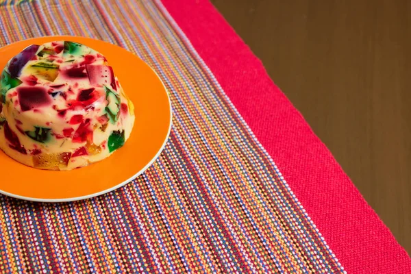 Gelatina em cores, doce muito famoso no Brasil. Doces brasileiros — Fotografia de Stock