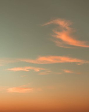 Gökyüzü inanılmaz renk arkaplanlı.