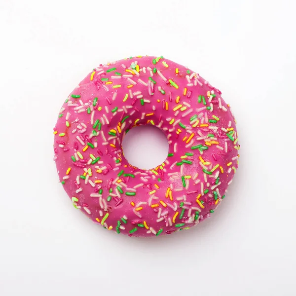 Purpurfarbener Donut in Glasur auf weißem Hintergrund. große frische leckere p — Stockfoto