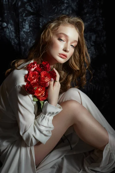 Beautiful Spring Girl Sitting Floor Rose Flowers Her Hands Woman — Stock Photo, Image