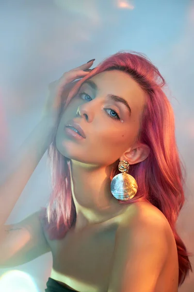 Art Beauty Portret Van Een Vrouw Met Roze Haar Creatieve — Stockfoto