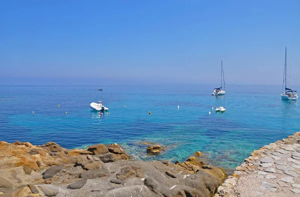 Splendida baia rocciosa all'isola d'Elba — Foto Stock