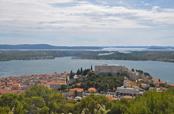 Vista de la fortaleza de San Miguel en Sibenik —  Fotos de Stock