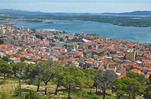 Panorama della città croata di Sibenik — Foto Stock