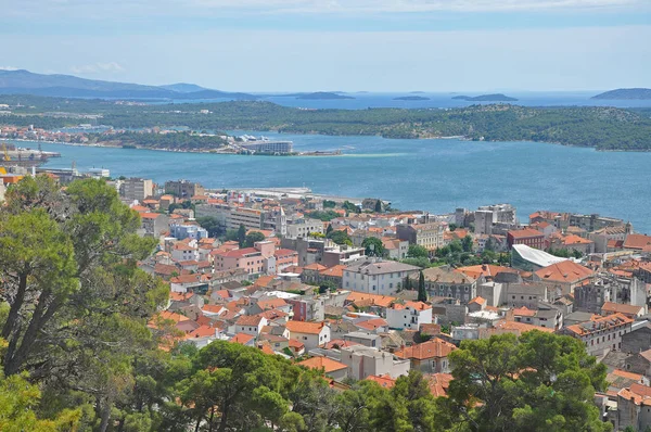 Panorama della città croata di Sibenik — Foto Stock