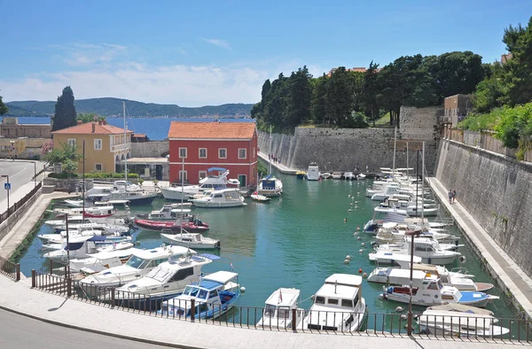 Accogliente Marina a Zara, Croazia — Foto Stock