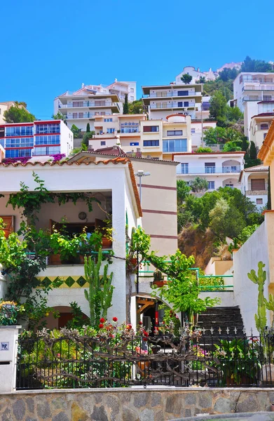 İspanyol tatil beldesi gül rahat evleri