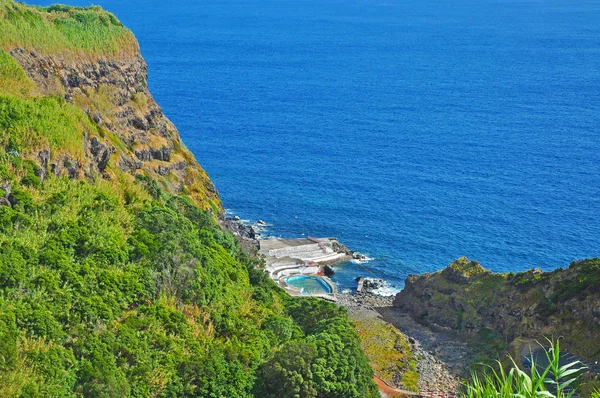 Azores Atlantik Okyanusu üzerinde havuz