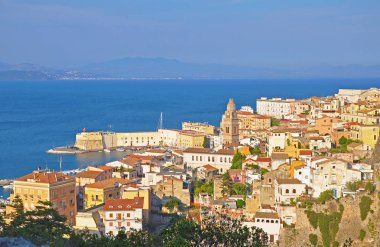 Gaeta Panoraması batan güneşin ışınları içinde