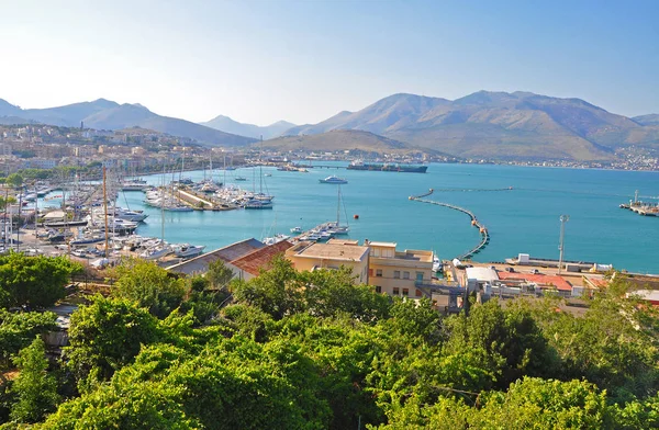 Gaeta Marinada doğal bir görünüm