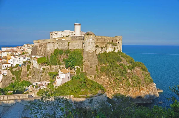Gaeta zaptedilemez kale batan güneşin ışınları