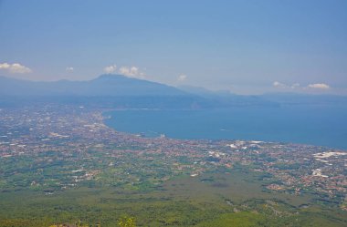 Bir Naples görünümünden Vesuvius yükseklikleri