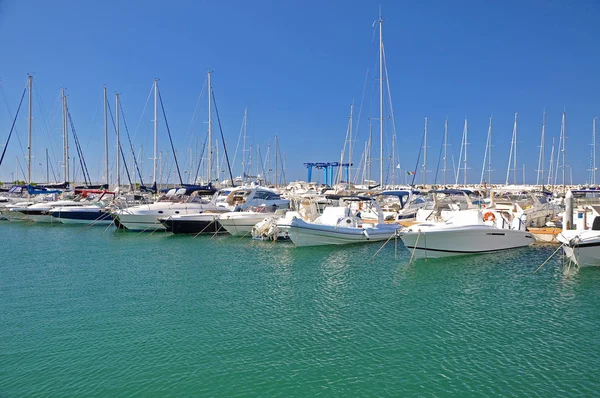 Sunny morning in the marina of Salerno with white yachts — Stock Photo, Image