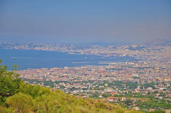 Panorama di Napoli, apertura dal ponte di osservazione — Foto Stock