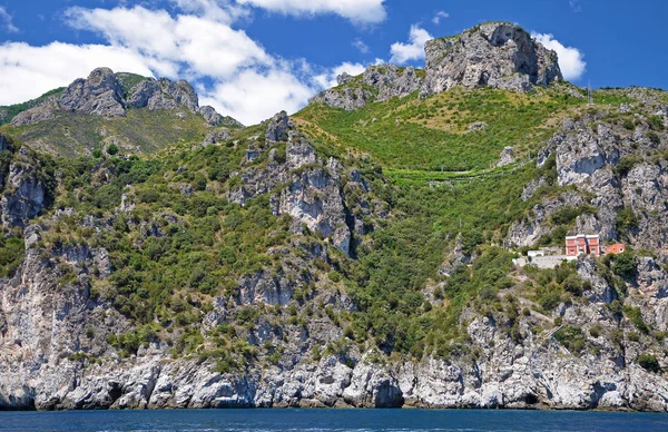 Vista da costa de Amalfi do mar — Fotografia de Stock
