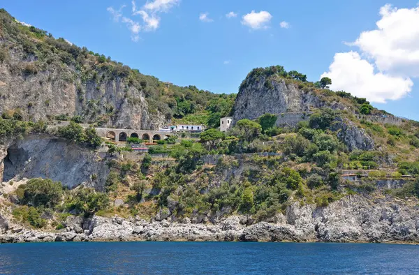 Vista da costa de Amalfi do mar — Fotografia de Stock