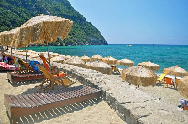 The picturesque beach on the island of Ischia — Stock Photo, Image