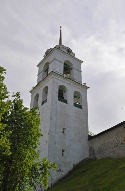 Pskov Kremlin Trinity Katedrali çan kulesi