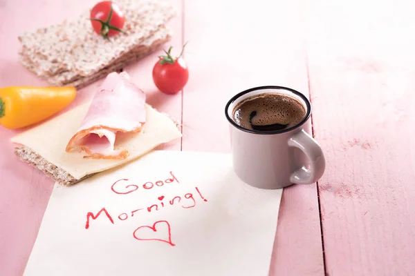 Sándwich saludable y buena nota de la mañana —  Fotos de Stock