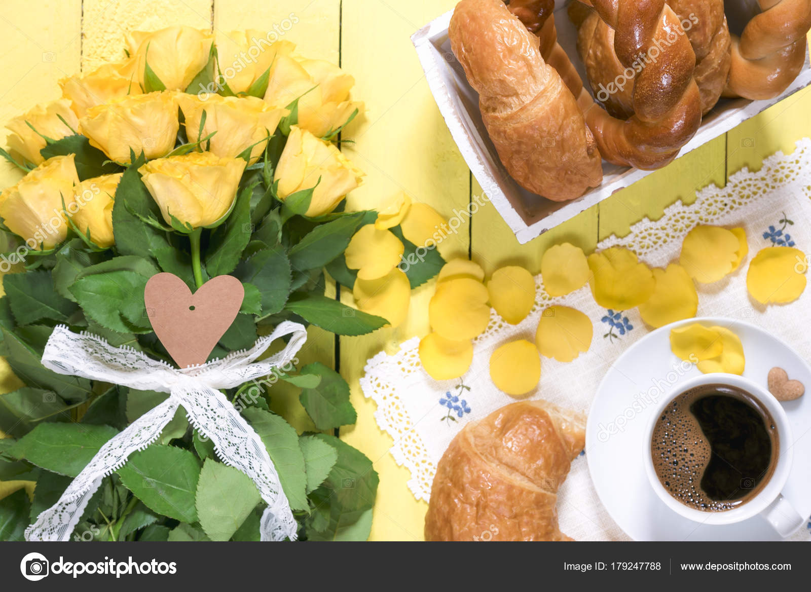 Breakfast table and yellow roses — Stock Photo © YesPhotographers