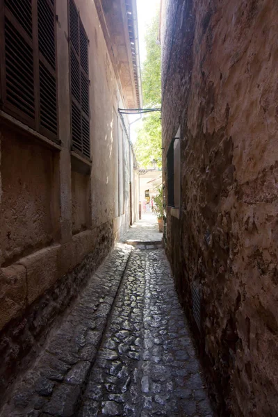 Beautiful street in Valldemossa, famous old mediterranean village of Majorca Spain. — Stock Photo, Image