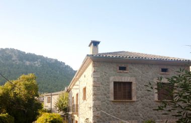 Güzel Valldemossa, Majorca İspanya'nın ünlü Akdeniz köyünü bina.