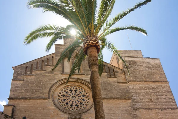 Staré město, kostel Sant Jaume v Mallorca. Alcudia, Mallorca, Baleárské island, Španělsko 28.06.2017. — Stock fotografie