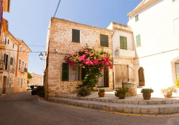 Alcudia Old Town Island Majorca, İspanya 28.06.2017.