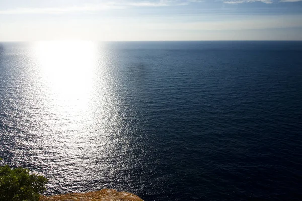 キャップ de フォーメントーのマヨルカ島、スペインの美しい海岸 - ヨーロッパの夕日. — ストック写真