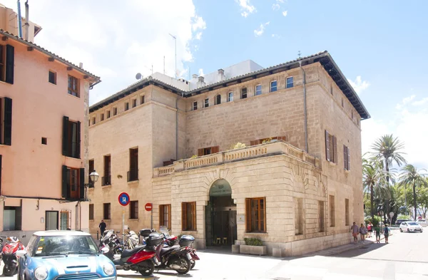Rue et vieux bâtiments dans le centre historique de Palma de Majorque, Espagne 30.06.2017 . — Photo