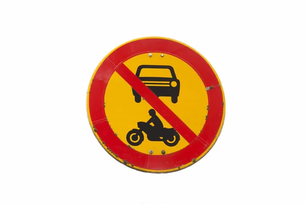 Europeiska runda trafik tecken, passage av fordon och motorcyklar förbjudet. Utan stång. Isolerad på vit. — Stockfoto