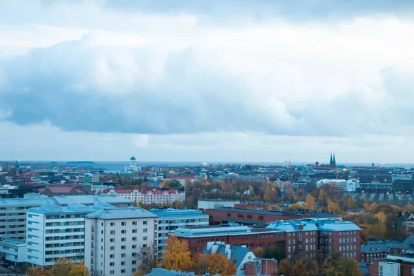 Luchtfoto van Helsinki Center op herfst bewolkte avond. — Stockfoto