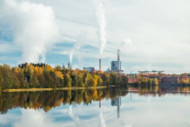 Kouvola, Finlandiya - 9 Ekim 2019: Kuusankoski 'deki yükseltme fabrikası.