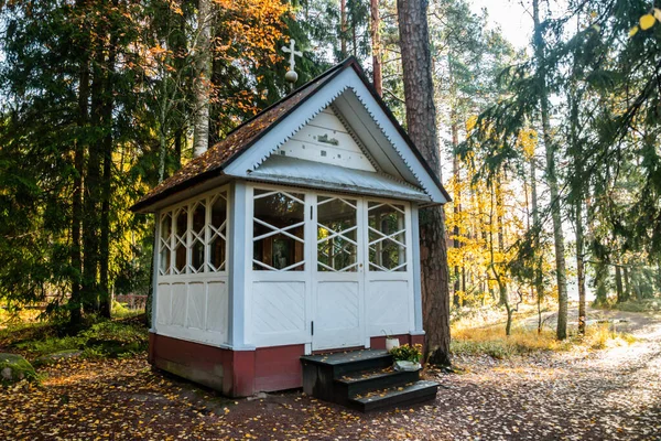 Kotka, Finlandia - 15 ottobre 2019: Cappella ortodossa nel rifugio di pesca dell'imperatore Alexander lll Langinkoski — Foto Stock